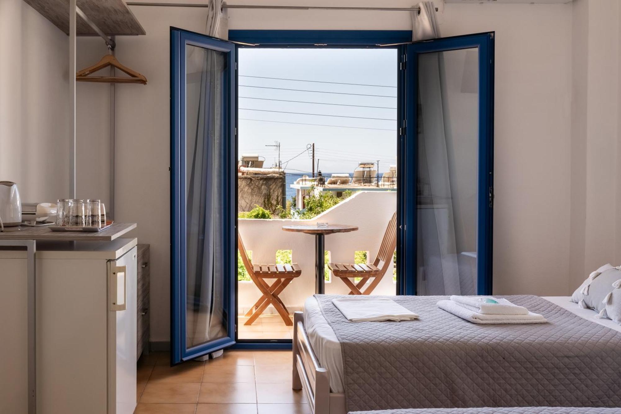 Giannis Rooms Айя-Румели Экстерьер фото